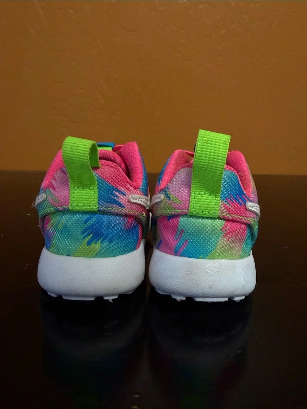 Infant Nike Roshe One Print in Pink Blast